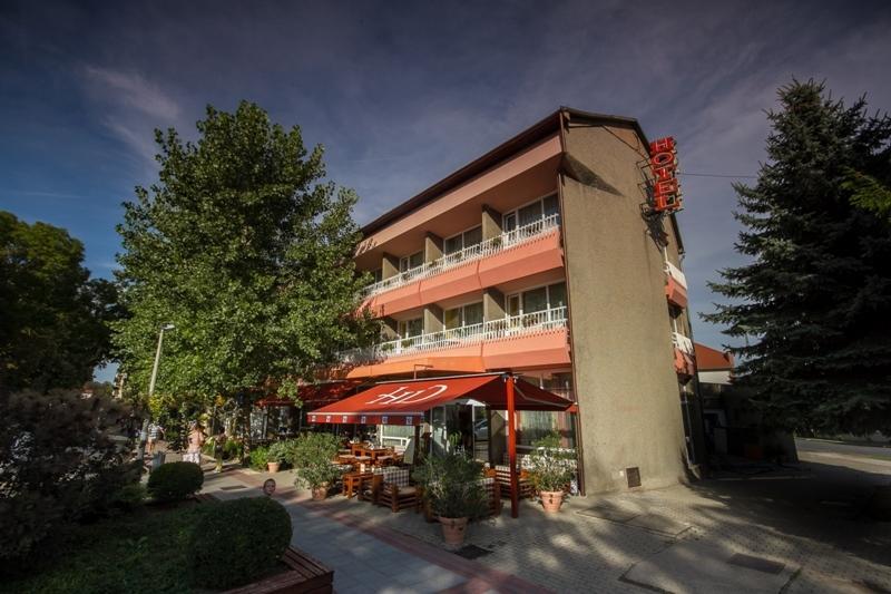 Hotel Dombóvár Dış mekan fotoğraf