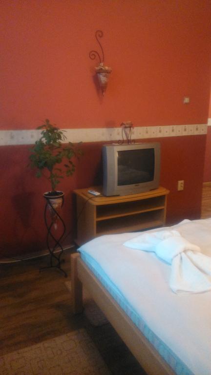Hotel Dombóvár Oda fotoğraf