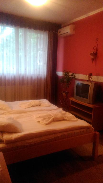 Hotel Dombóvár Oda fotoğraf