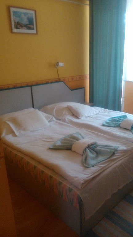 Hotel Dombóvár Oda fotoğraf