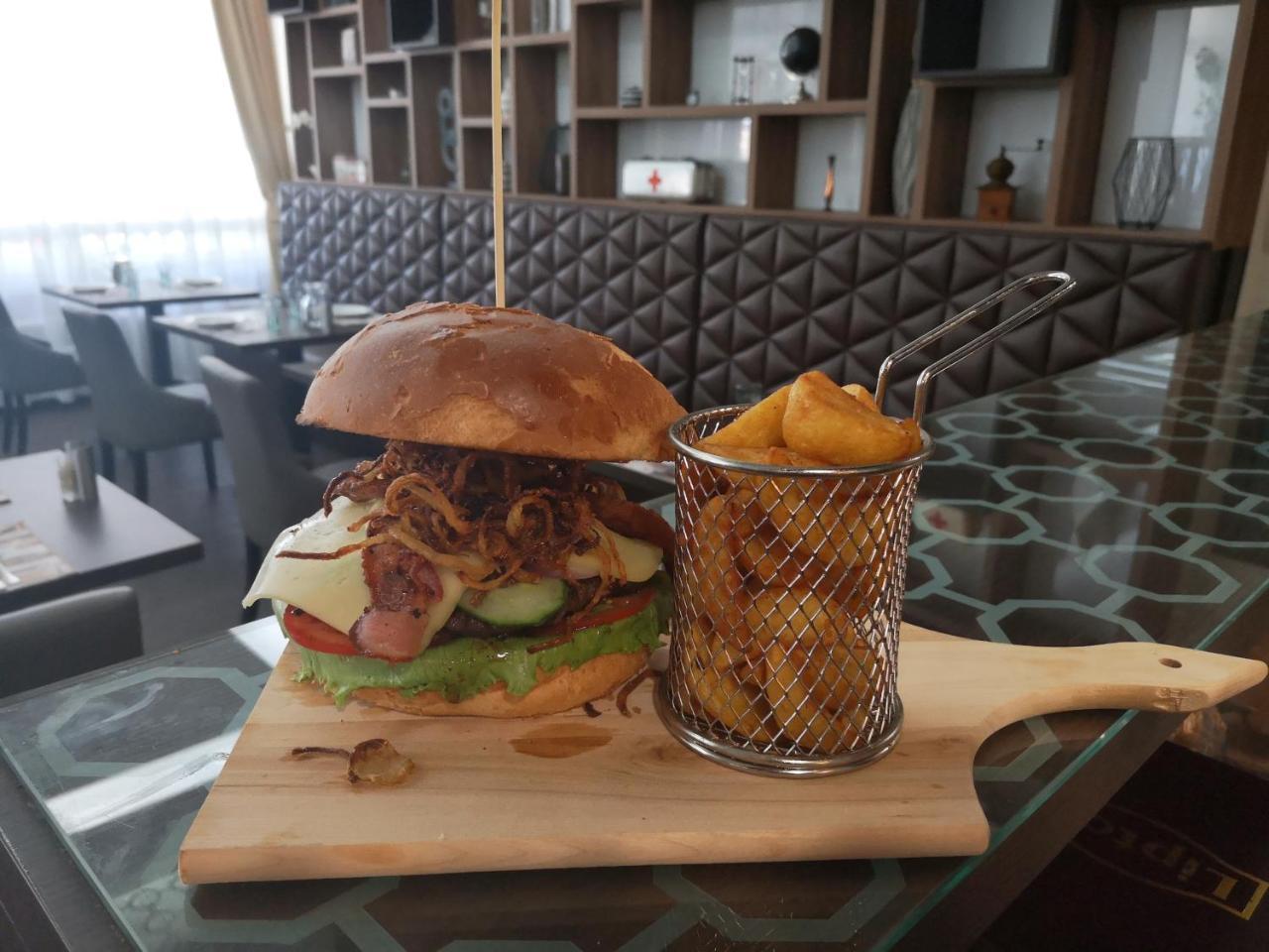 Hotel Dombóvár Dış mekan fotoğraf